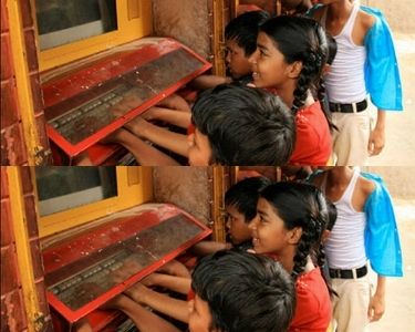 Estudiantes usando un computador